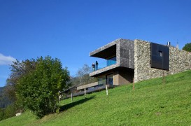 Gospodarie italiana transformata intr-o locuinta spectaculoasa de Bergmeisterwolf Architekten