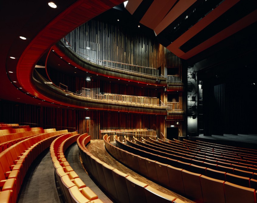 Keith Williams Architects refac imaginea Teatrului Marlowe din sudul Angliei