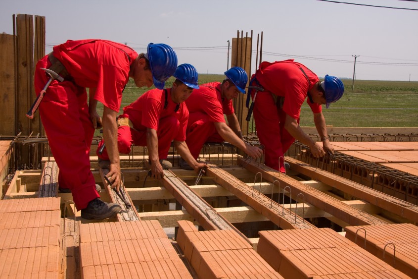 Trei companii austriece duc mai departe tradiţia construcţiilor sibiene