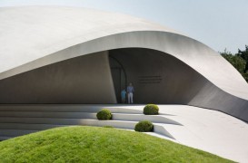 Pavilionul Porsche, volum cu forme organice si o consola impresionanta