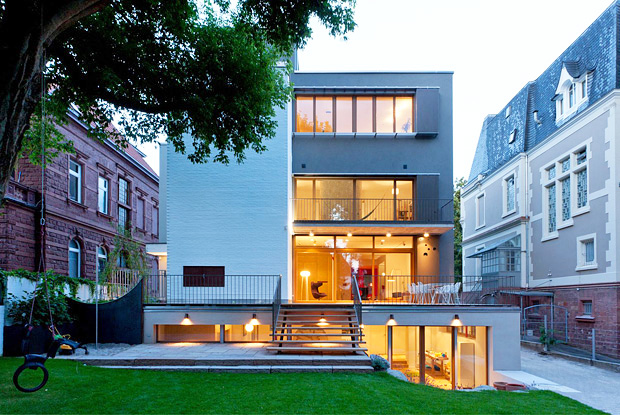 Casa nemteasca veche de o suta de ani renovata