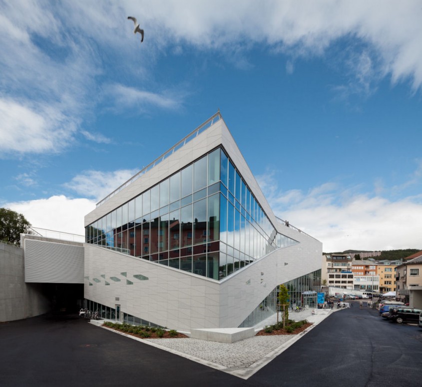 Noul centru de festivitati Plassen din Norvegia