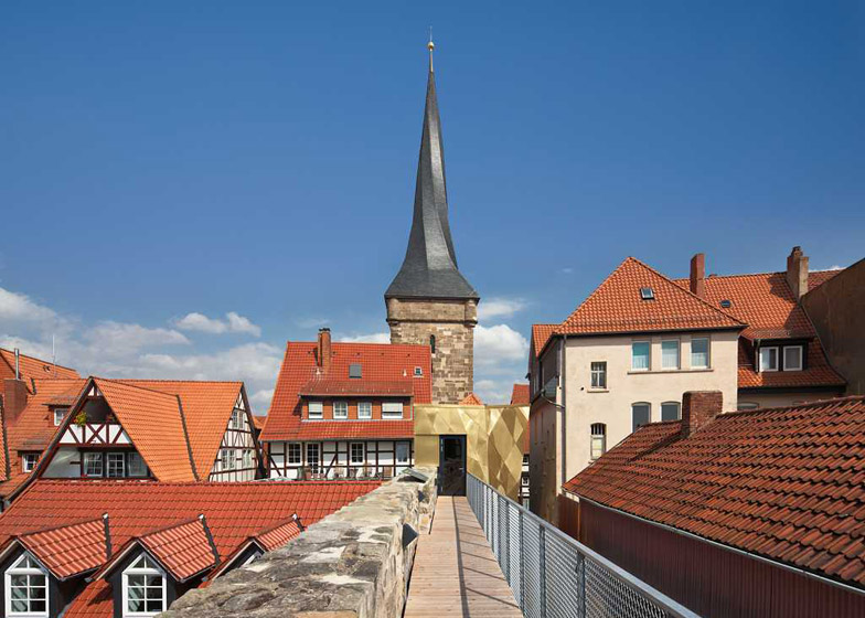 Insertie moderna in orasul istoric Duderstadt, Germania