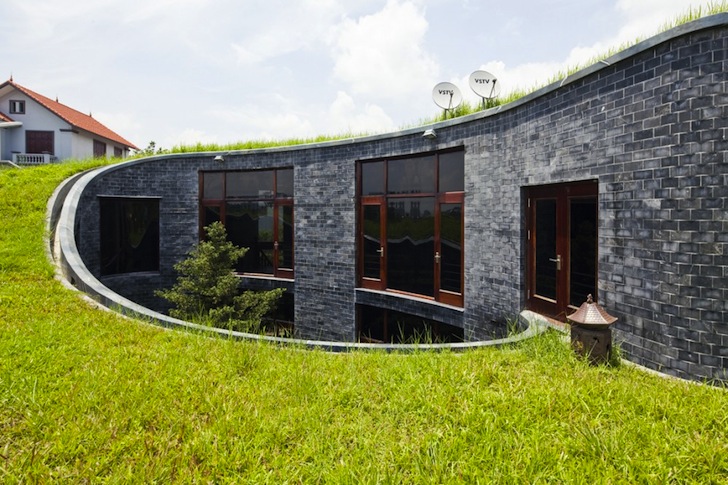 Casa eliptica organizata in jurul unei gradini