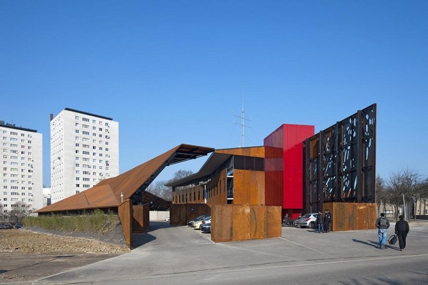 Arhitectura contemporana propusa pentru cladirea sectiei de politie
