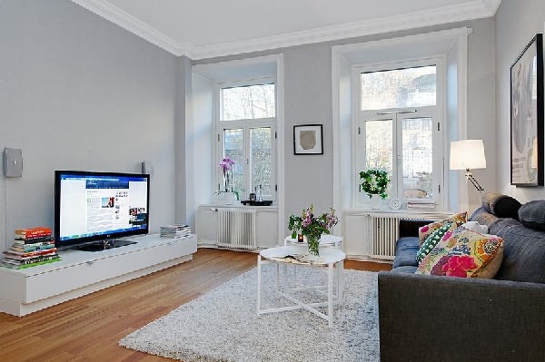 Modern, conventional si cochet. Un apartament mic, pentru un cuplu tanar