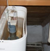 Cum repar vasul wc? Curge permanent apa in el