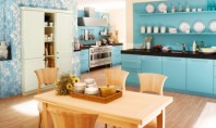 Bucătării albastre Desi ideea unei bucatarii albastre este destul de neobisnuita iata ca sunt destui designeri