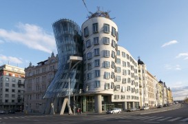 Dans si arhitectura in Praga. Despre deconstructivism si simbolurile sale