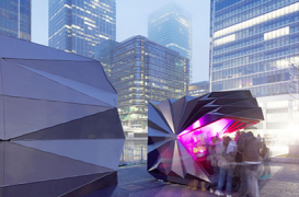 Chioscuri din aluminiu cu forme asemeni unor origami, impanzesc Londra