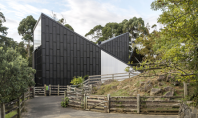 Noua casa pentru girafe de la gradina zoologica din Auckland Monk Mackenzie si Glamuzina Patterson si-au