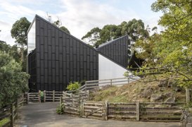 Noua casa pentru girafe de la gradina zoologica din Auckland