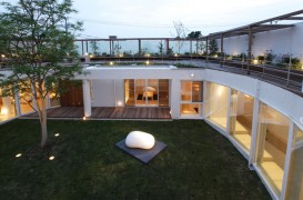 O casa moderna adaptata limbajului arhitectural traditional japonez