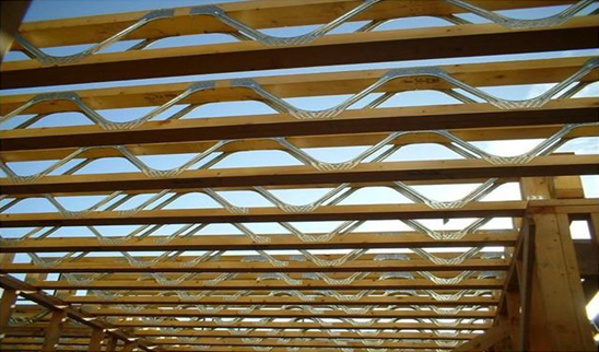 Planseul din lemn tip grinda cu zabrele placat cu OSB 3 de 22 mm la partea
