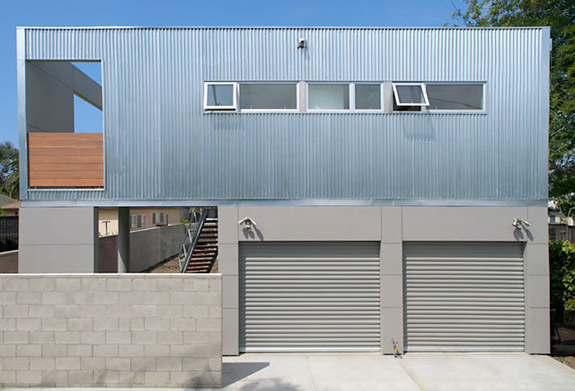 Studio creat dintr-un modul prefabricat